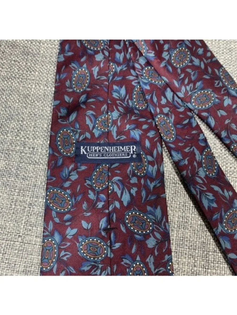 Kuppenheimer Mens Neck Tie Maroon Circle & Leaf Pattern 100% Italian Silk